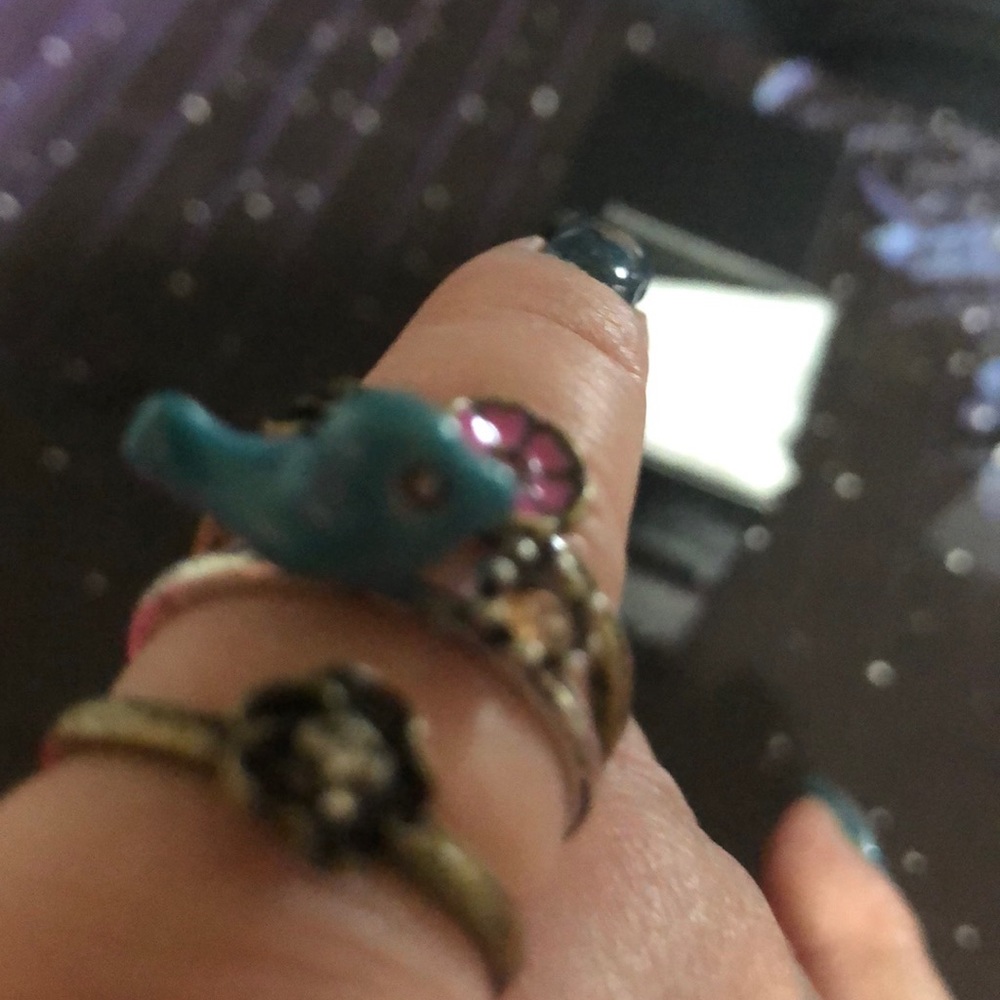 Avon ring - Picture 2 of 7